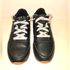 Reebok Classic Youth sz 3 Black Leather Sneakers